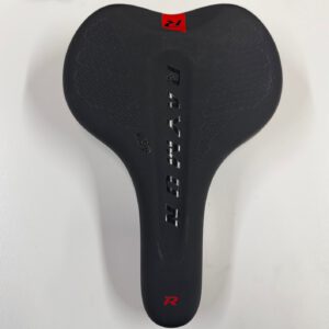 Raymon MGS Fahrradsattel Original Touren E-Bike Trekking Component Sattel ( Black/Red-Metallic) versch. Größen